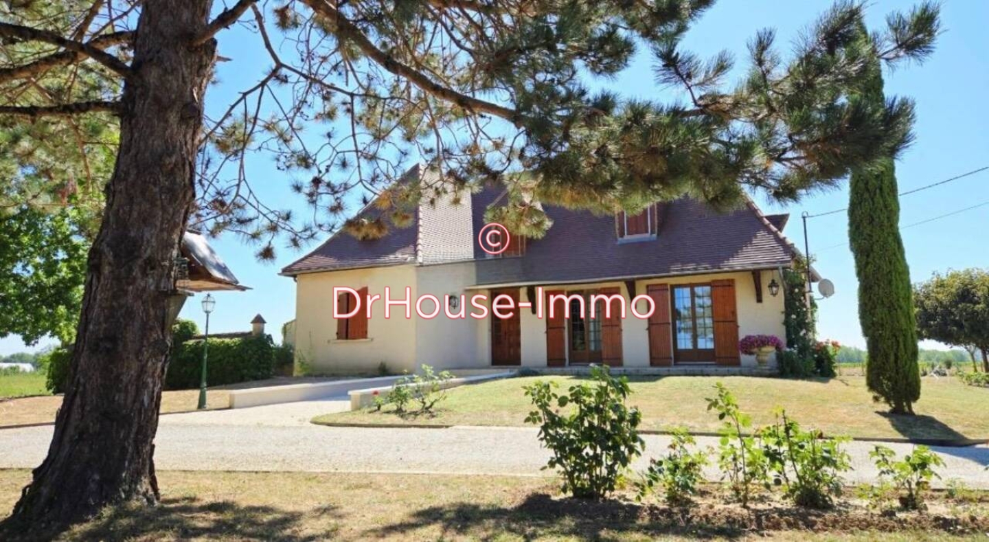 Maison 6 pièces de 130 m² - Saint-Avit-Saint-Nazaire (33220)