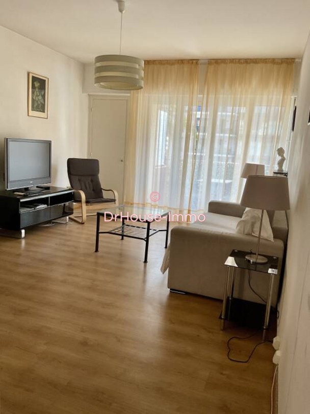 Appartement 2 pièces de 49 m² - Menton (06500)