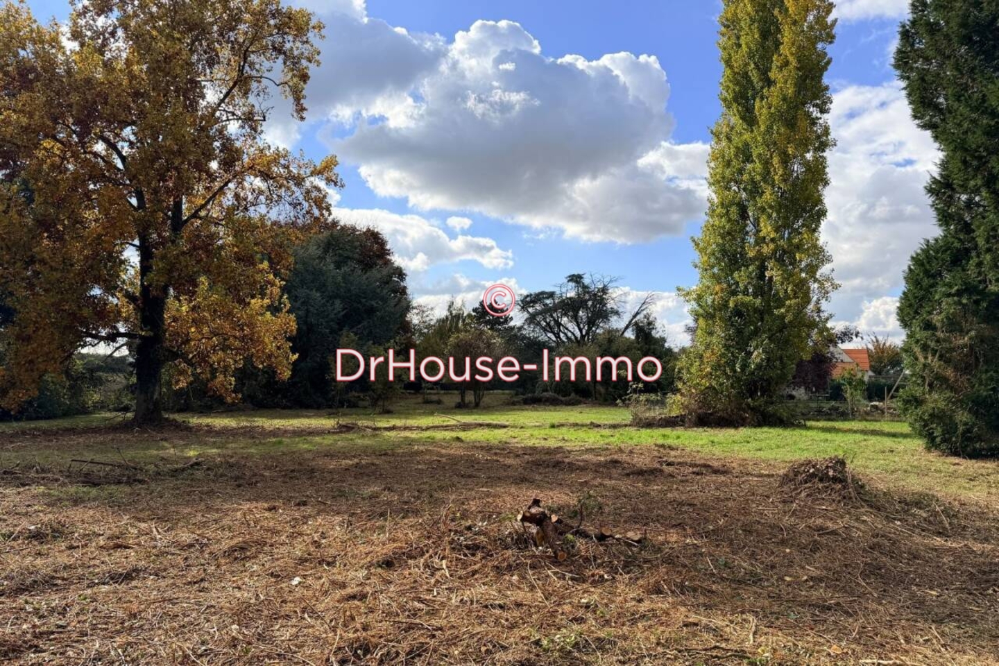 Terrain de 2 400 m² - Lumigny-Nesles-Ormeaux (77540)