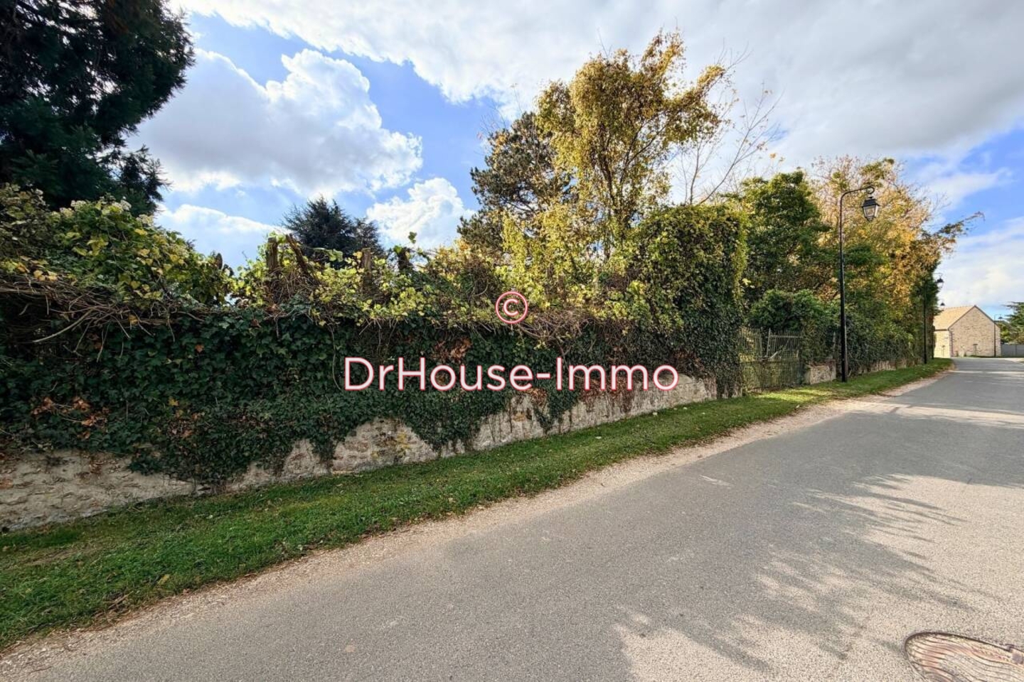 Terrain de 1 200 m² - Lumigny-Nesles-Ormeaux (77540)