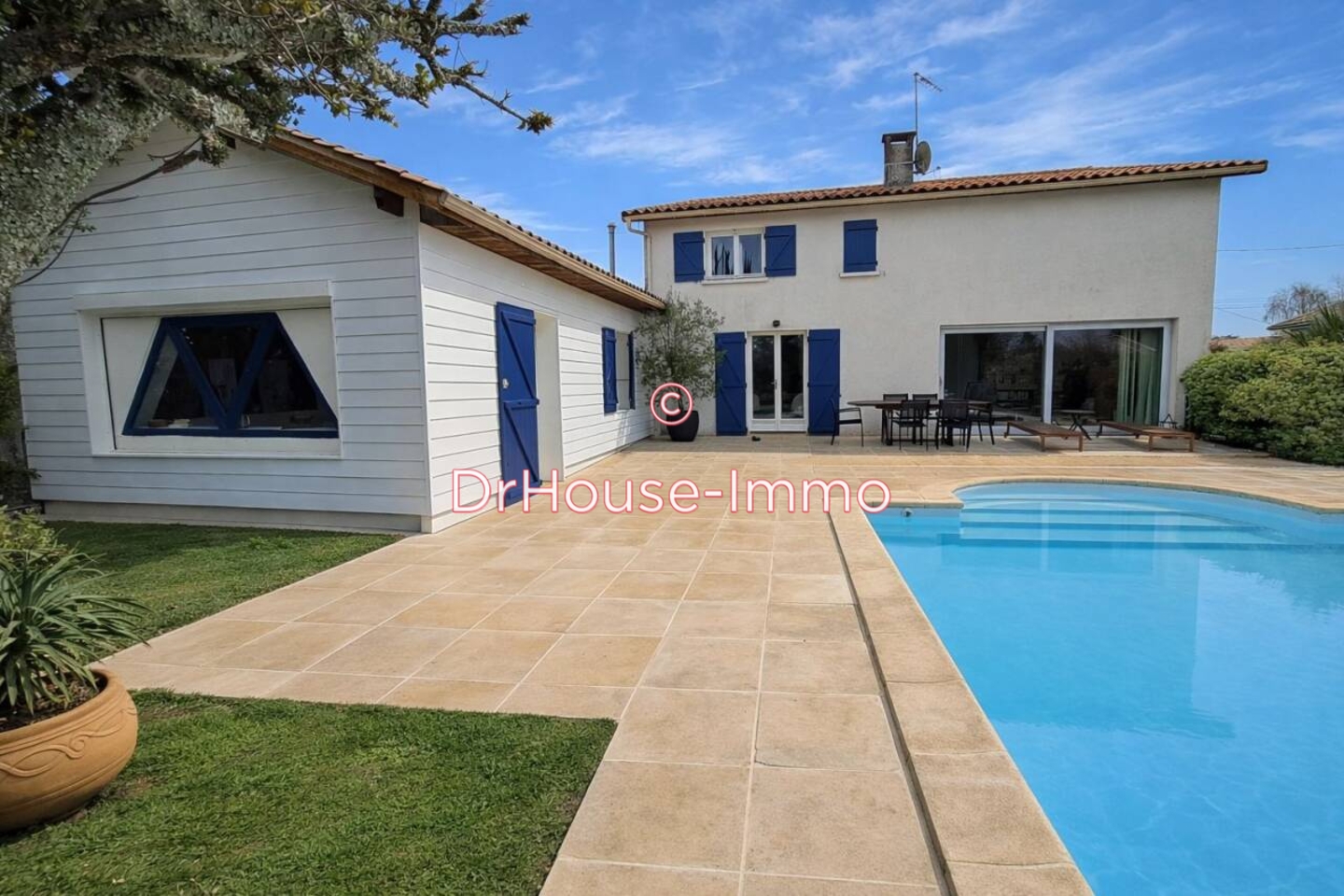 Maison 7 pièces de 186 m² - Le Haillan (33185)