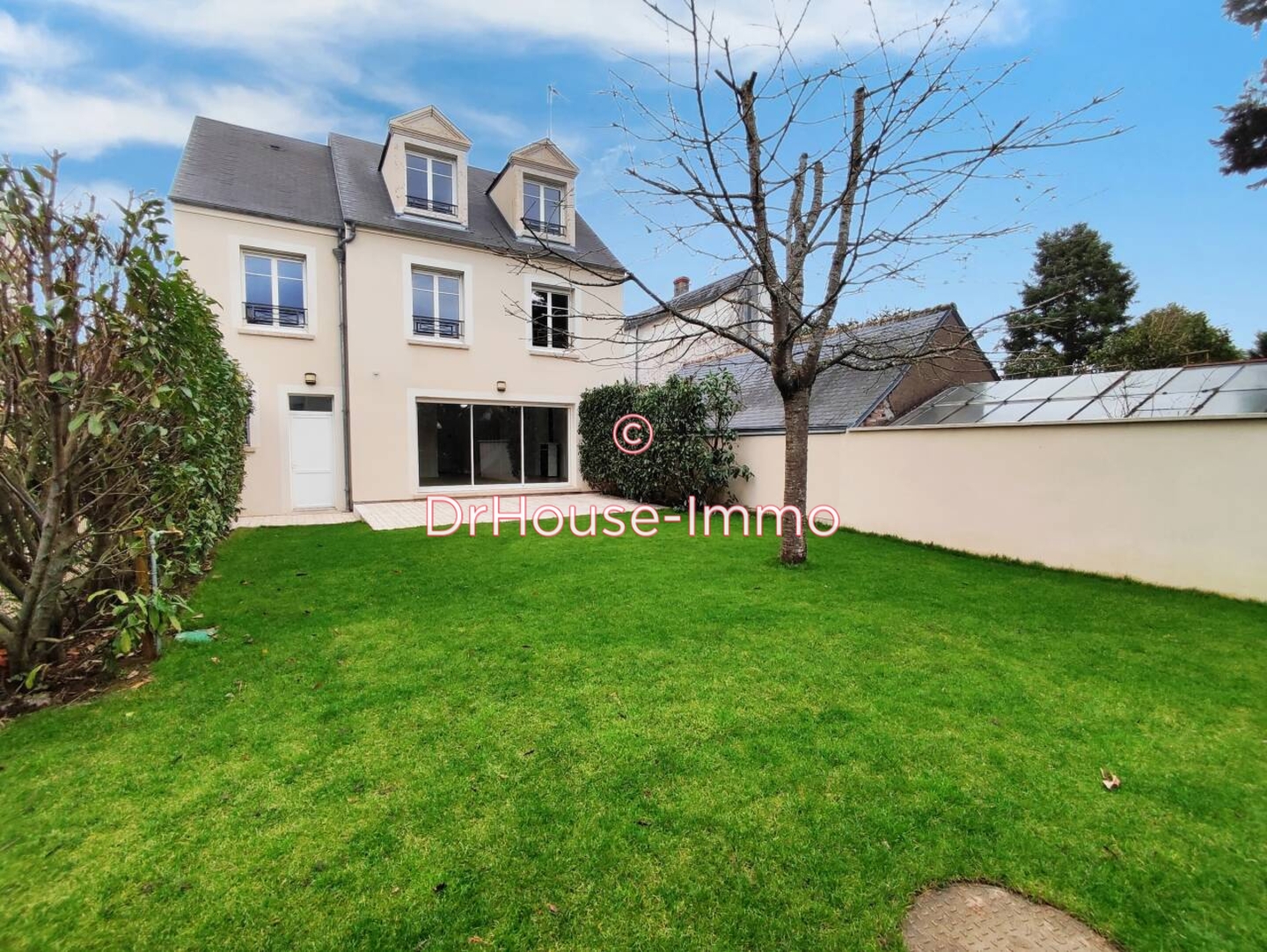 Maison 6 pièces de 170 m² - Orléans (45100)