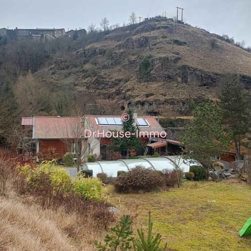 Maison 8 pièces de 163 m² - Saint-Christophe-sur-Dolaison (43370)