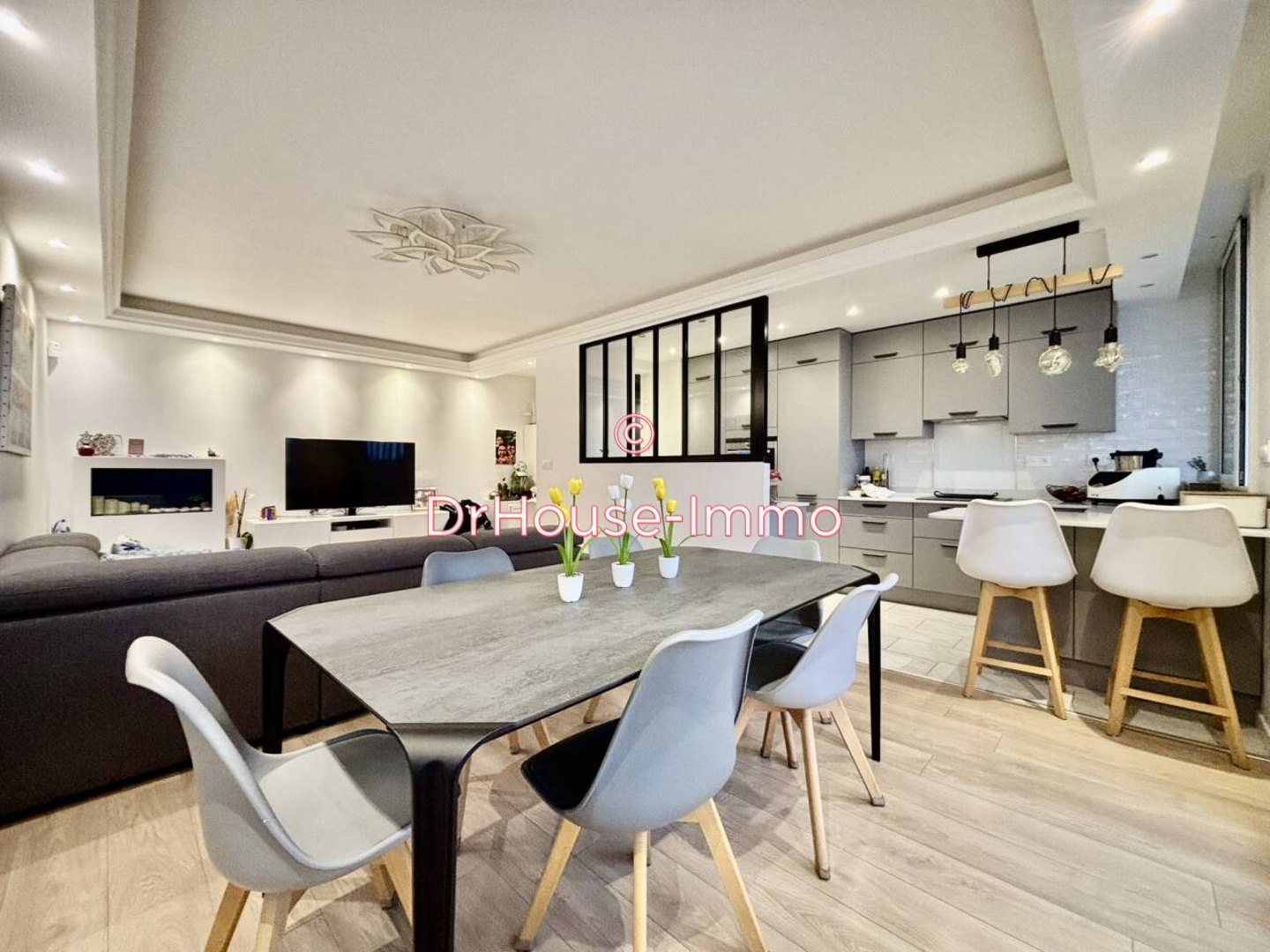 Appartement 4 pièces de 87 m² - Les Lilas (93260)