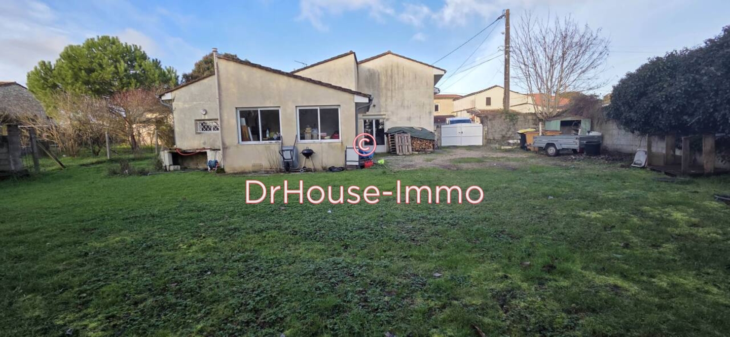 Maison 6 pièces de 142 m² - Saint-Germain-de-la-Rivière (33240)