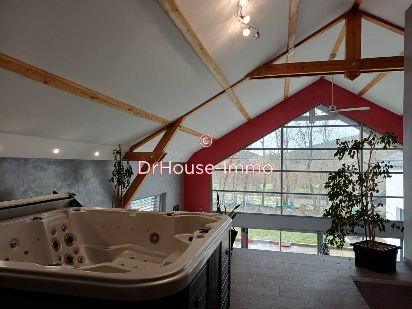 Maison 6 pièces de 220 m² - Saint-Pierre-Eynac (43260)