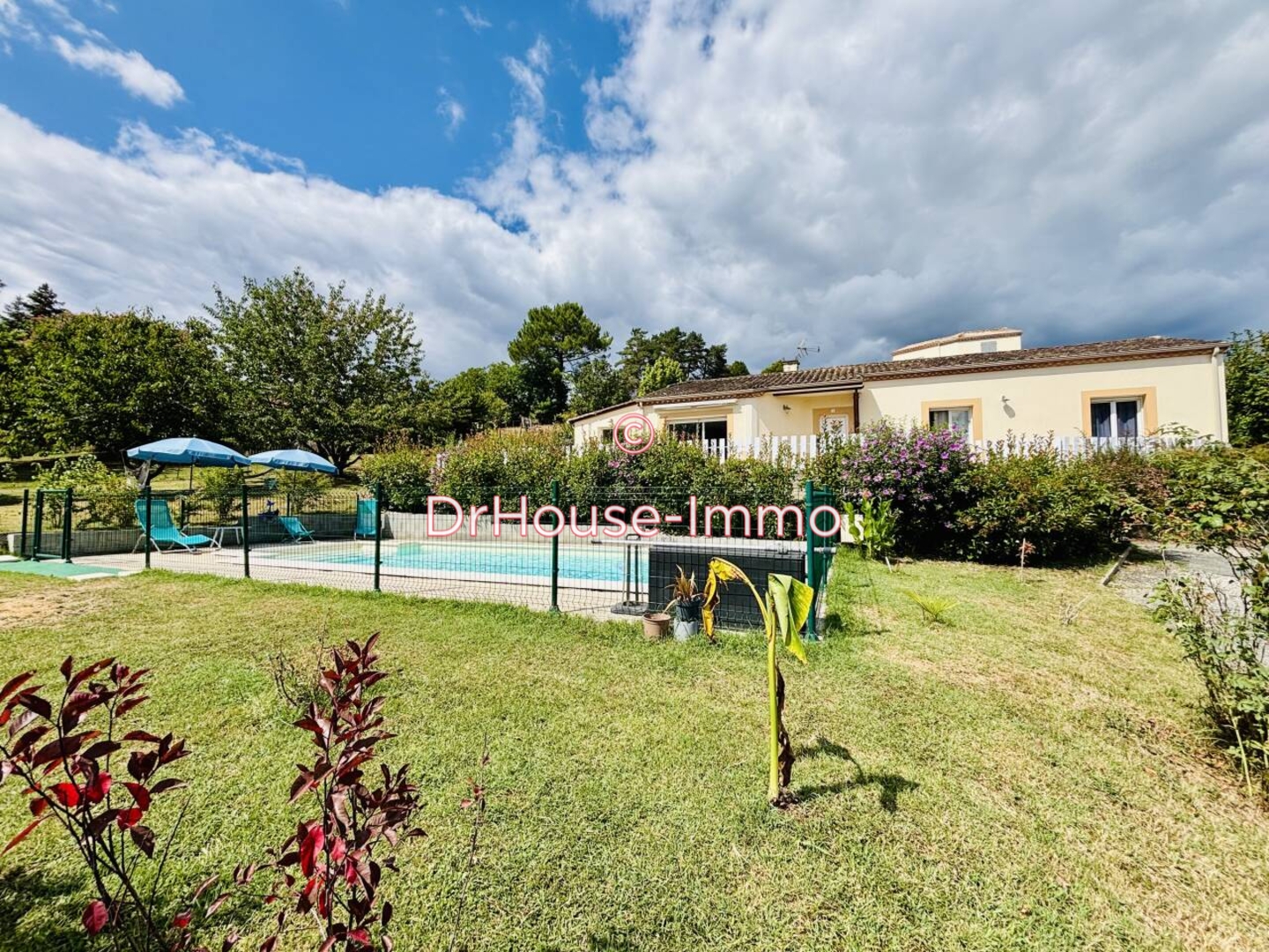 Maison 7 pièces de 167 m² - Lembras (24100)