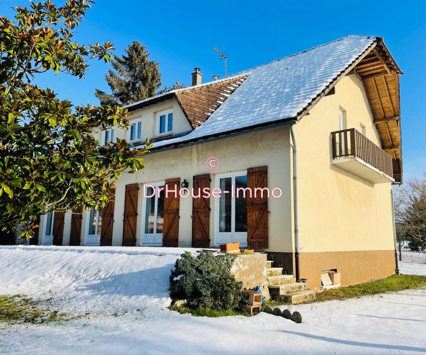 Maison 8 pièces de 240 m² - Port-Mort (27940)