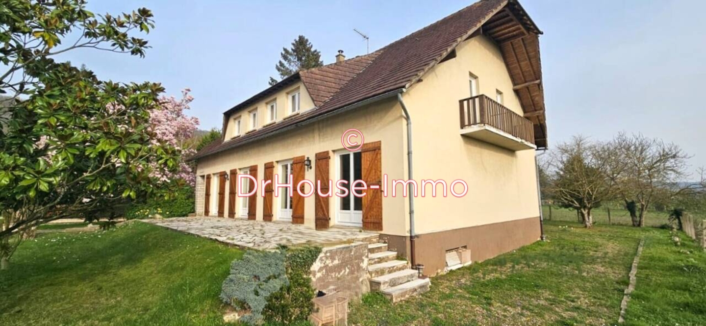 Maison 8 pièces de 240 m² - Port-Mort (27940)