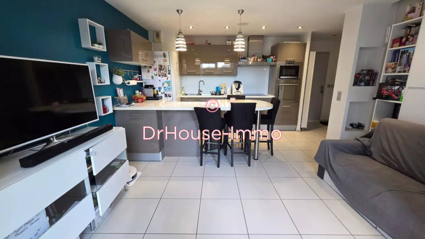 Appartement 3 pièces de 53 m² - Solliès-Pont (83210)