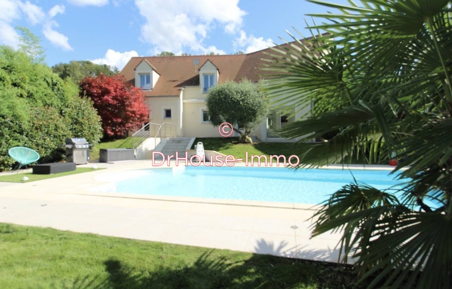 Maison 8 pièces de 260 m² - Ormesson (77167)