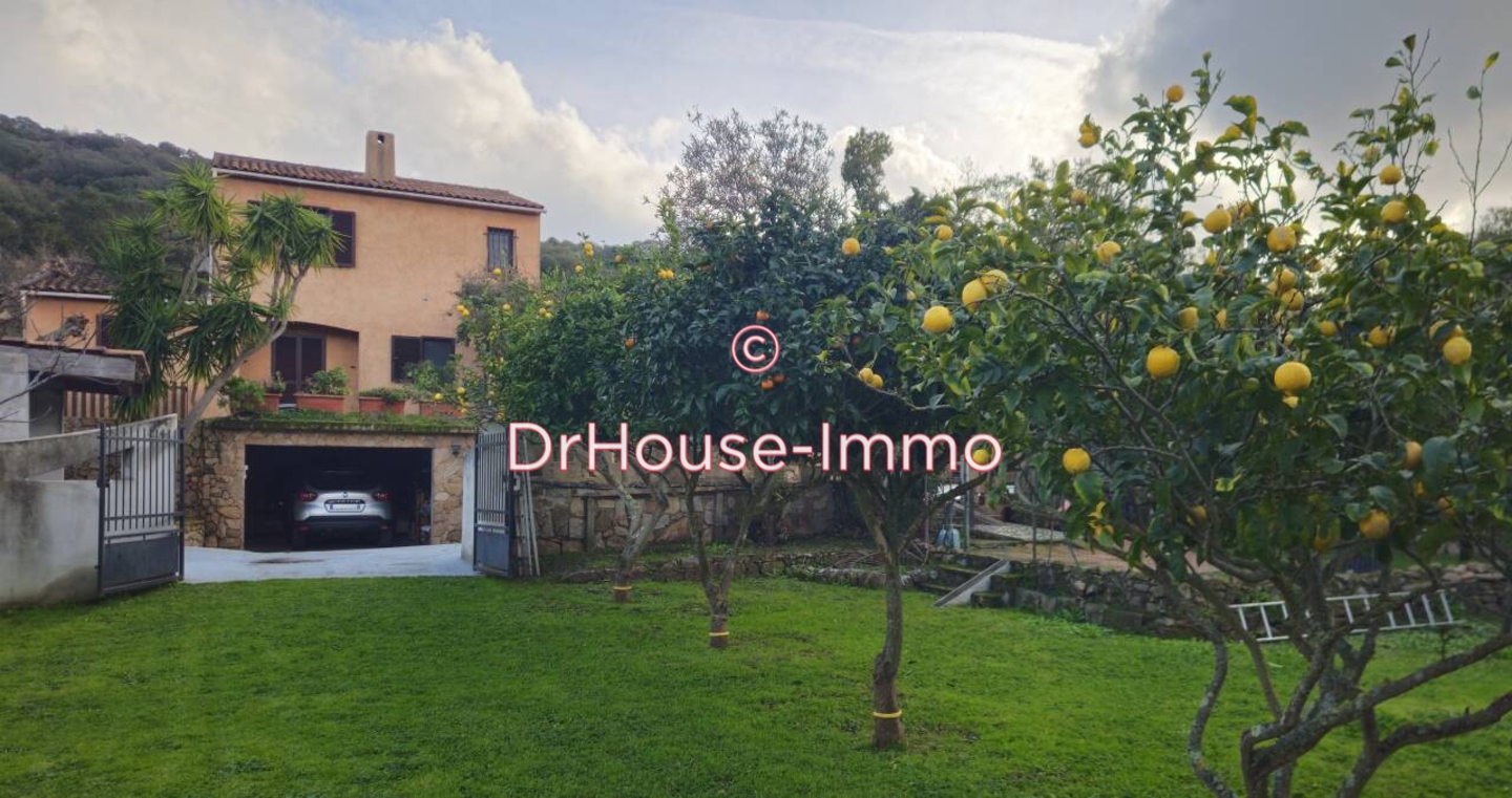 Maison 5 pièces de 150 m² - Figari (20114)