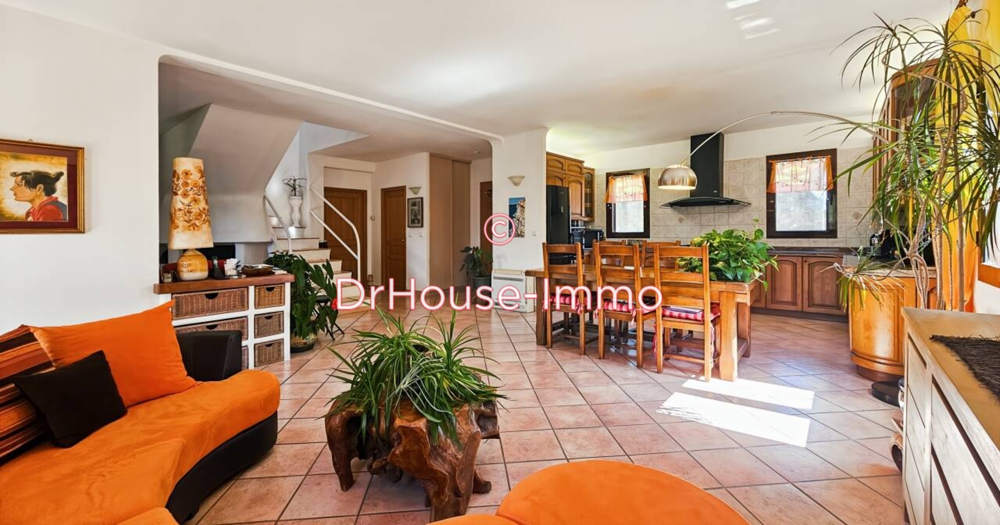 Maison 5 pièces de 150 m² - Figari (20114)