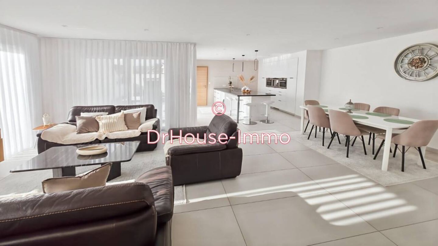 Maison 6 pièces de 180 m² - Perrigny-lès-Dijon (21160)