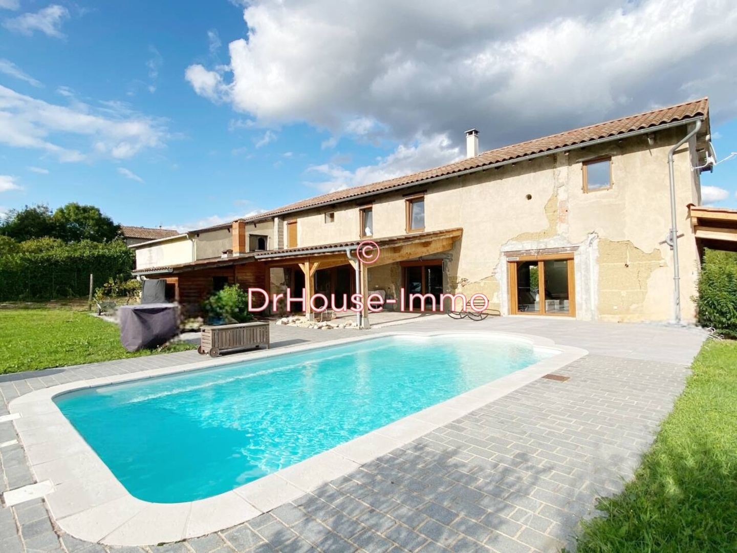 Maison 7 pièces de 201 m² - Messimy-sur-Saône (01480)