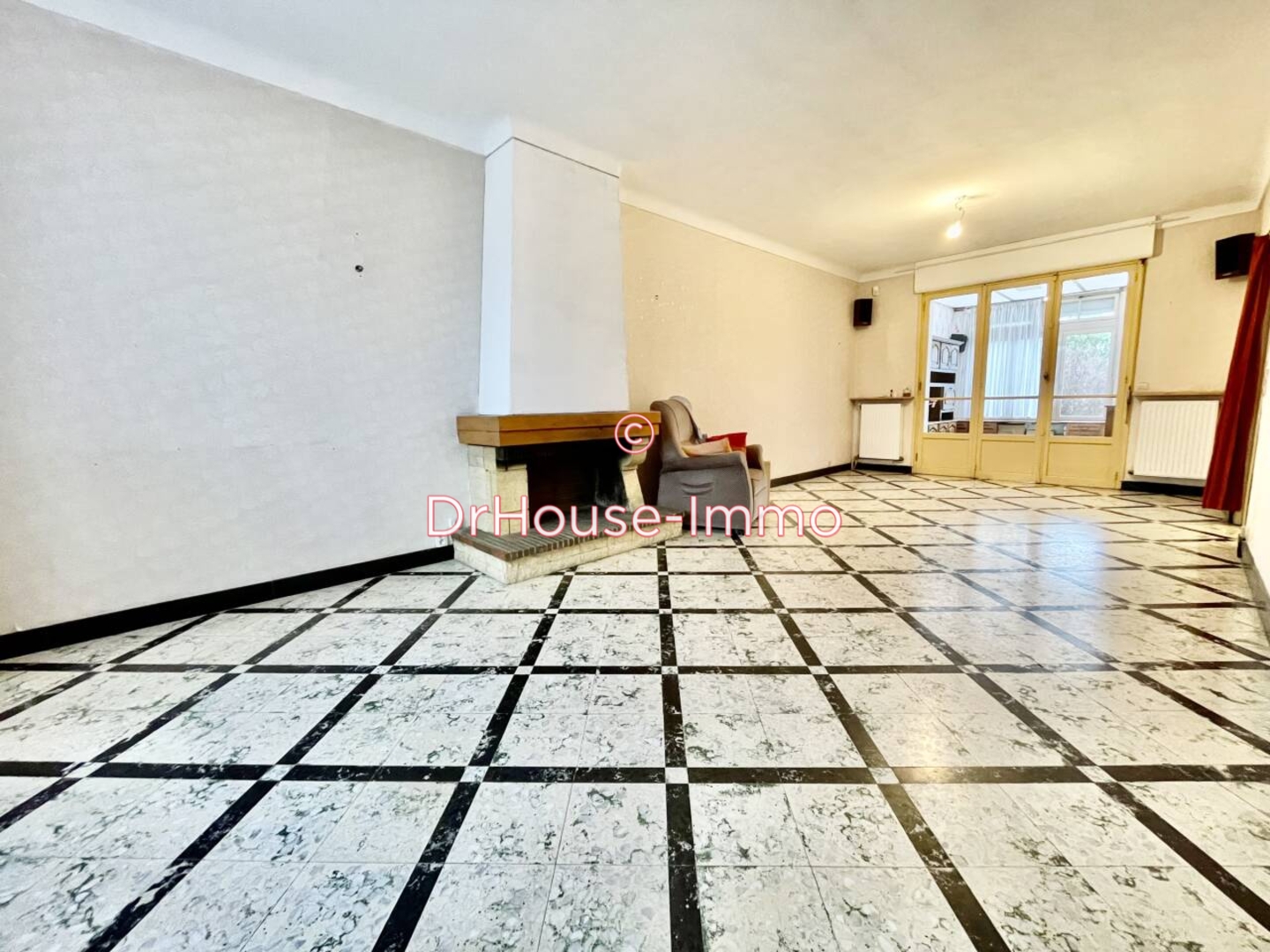 Maison 8 pièces de 150 m² - Beuvrages (59192)