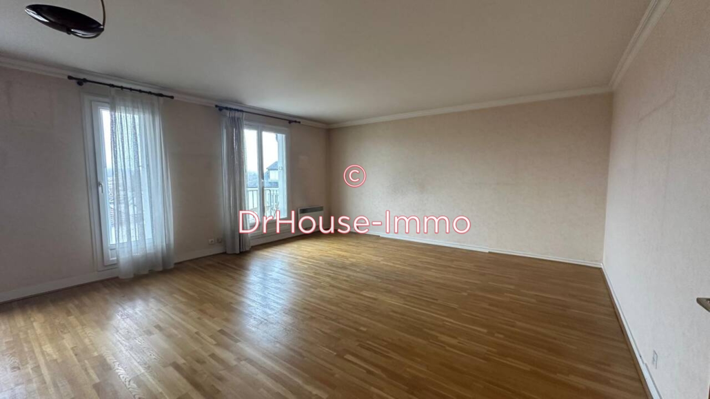 Appartement 2 pièces de 71 m² - Limay (78520)