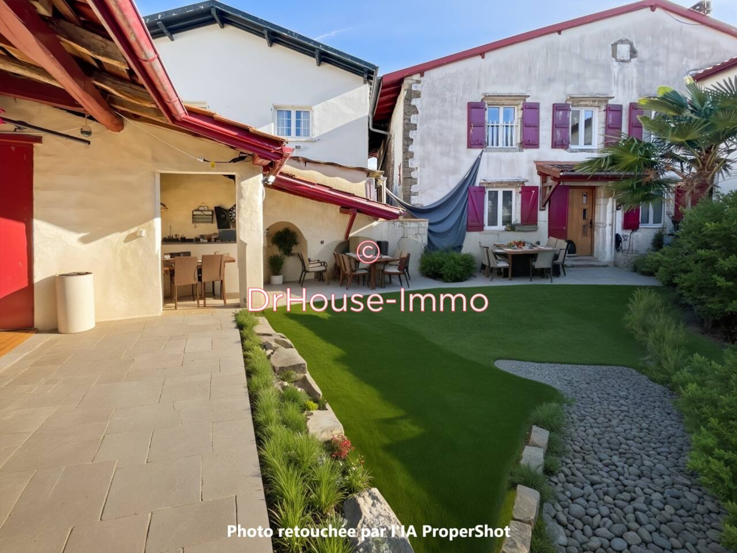 Maison 7 pièces de 167 m² - Briscous (64240)