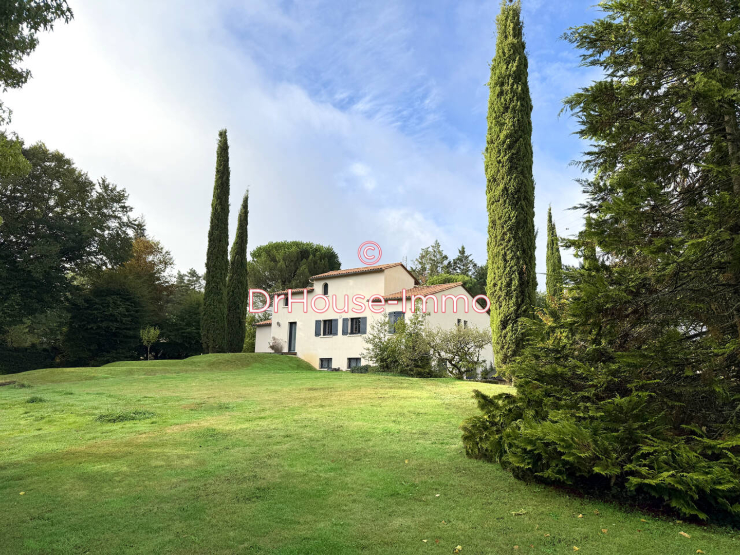 Maison 5 pièces de 175 m² - Atur (24750)