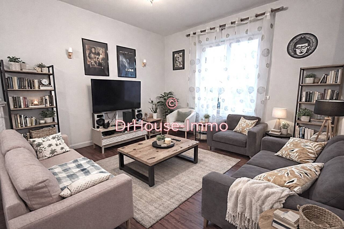 Maison 7 pièces de 210 m² - Thouars (79100)