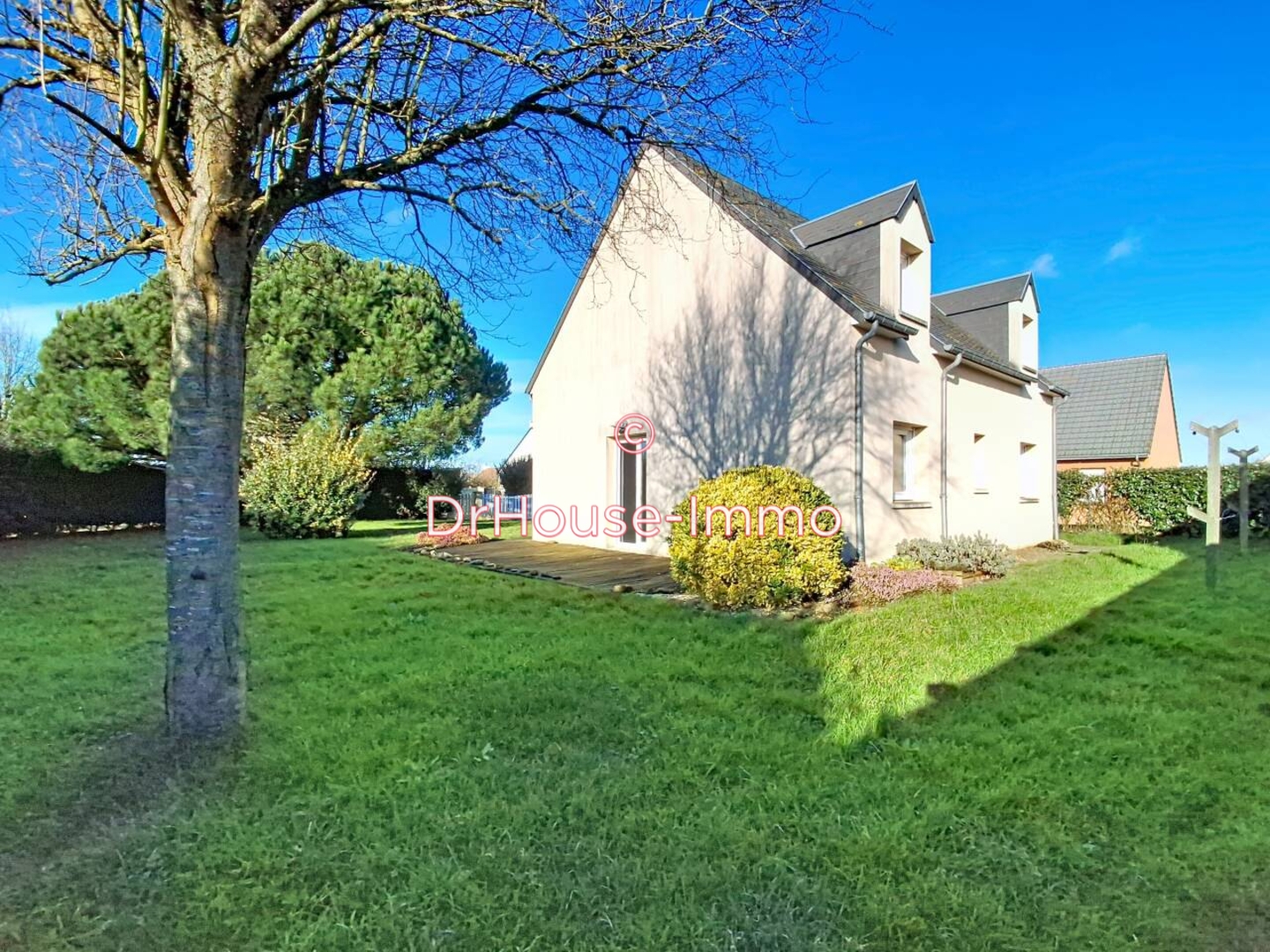 Maison 5 pièces de 94 m² - Saint-Planchers (50400)