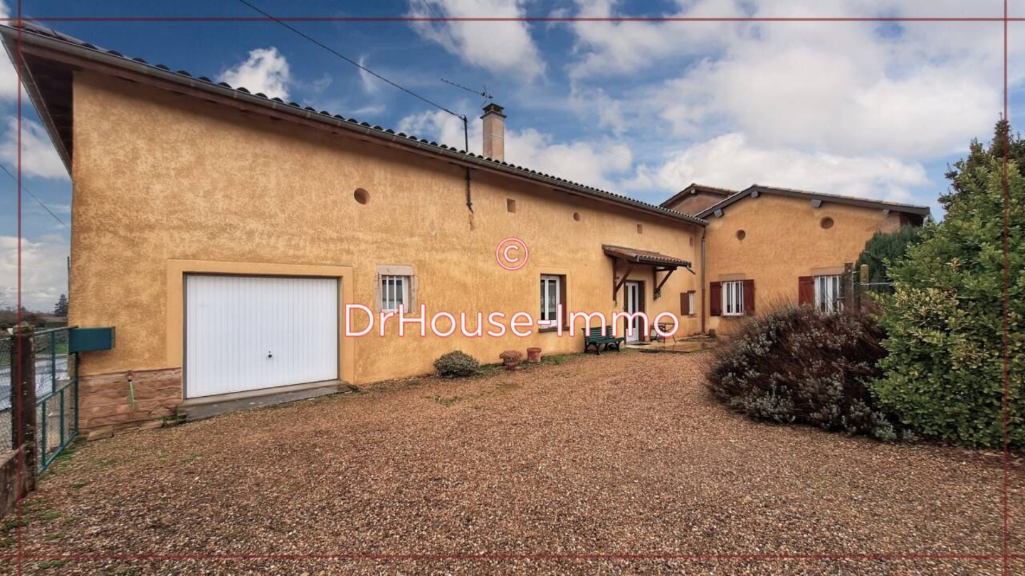 Maison 3 pièces de 100 m² - Savigneux (01480)