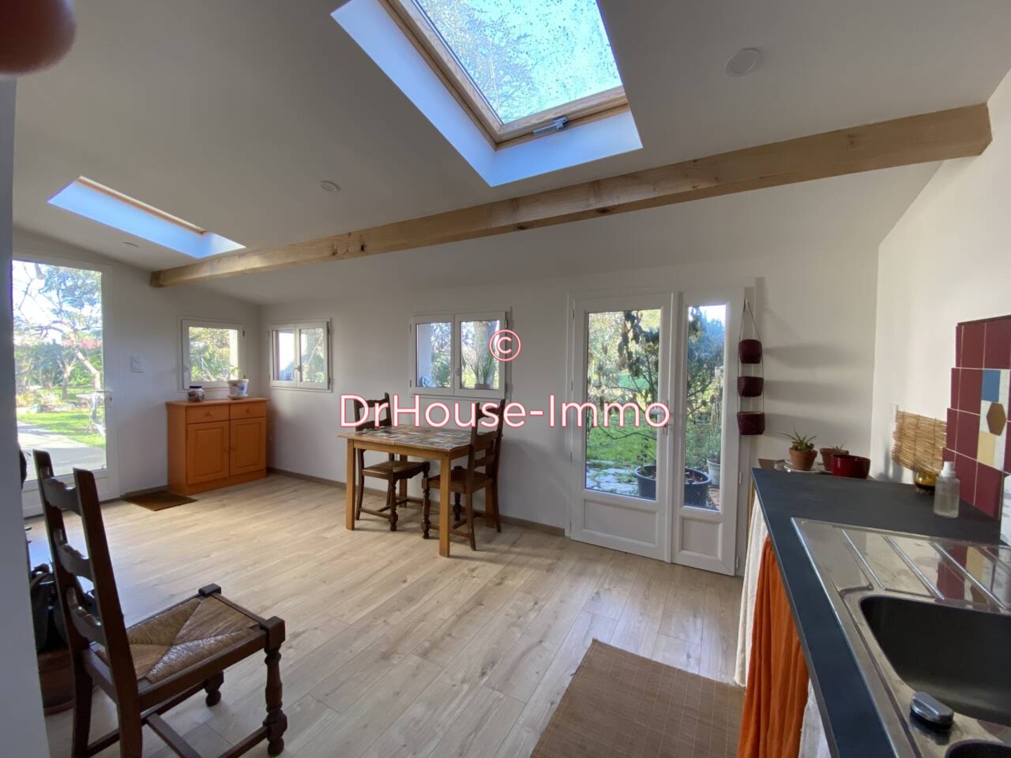 Maison 15 pièces de 150 m² - La Tour-du-Crieu (09100)