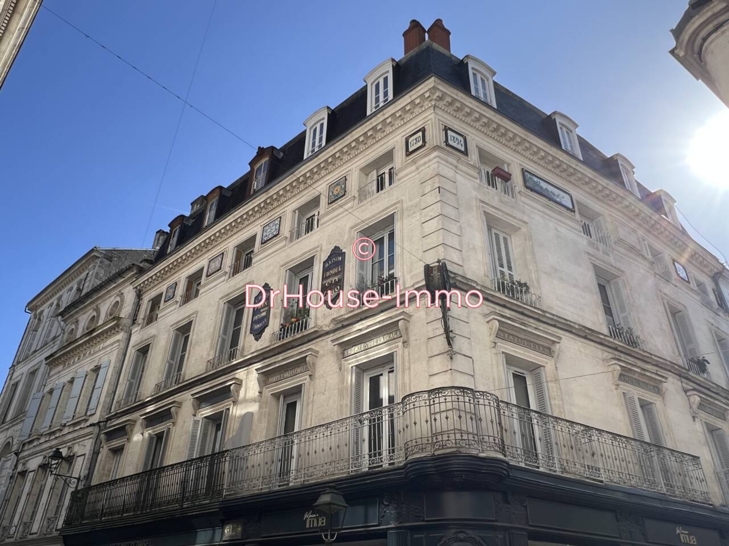 Appartement 1 pièce de 30 m² - Angoulême (16000)