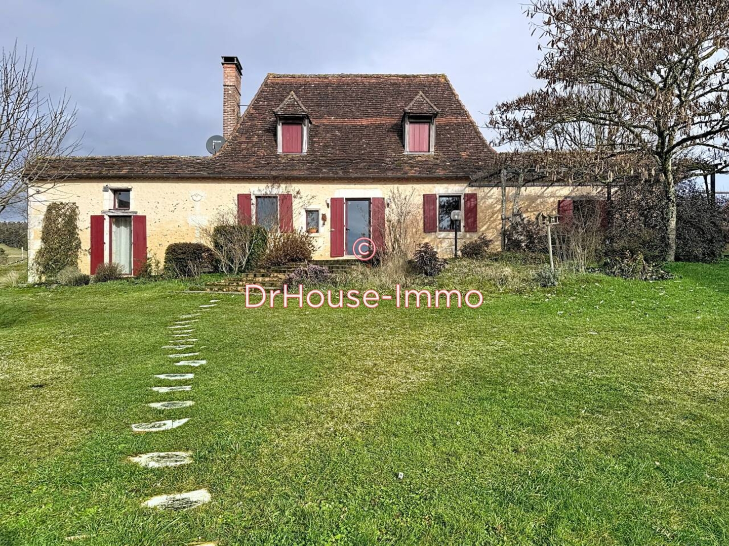 Maison 8 pièces de 312 m² - Boulazac Isle Manoire (24750)