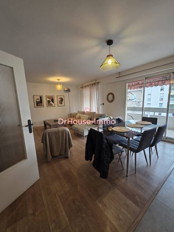 Appartement 4 pièces de 74 m² - Marseille (13002)