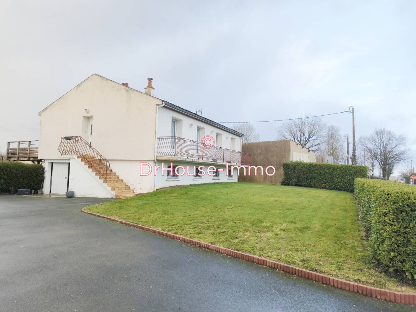 Maison 6 pièces de 89 m² - Essarts (85140)