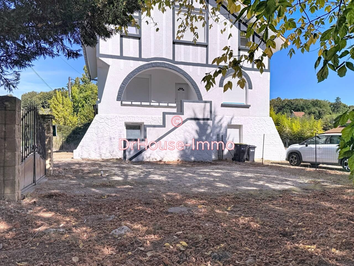 Maison 9 pièces de 218 m² - Bergerac (24100)