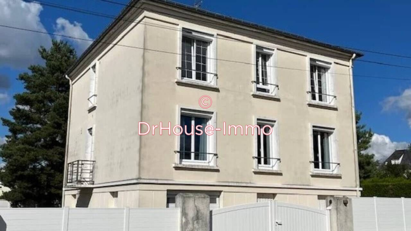 Maison 6 pièces de 204 m² - Amilly (45200)