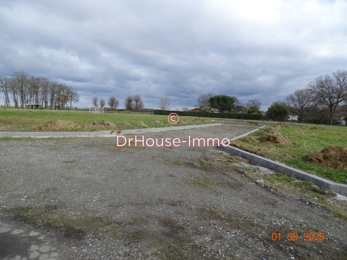 Terrain de 1 000 m² - Poucharramet (31370)