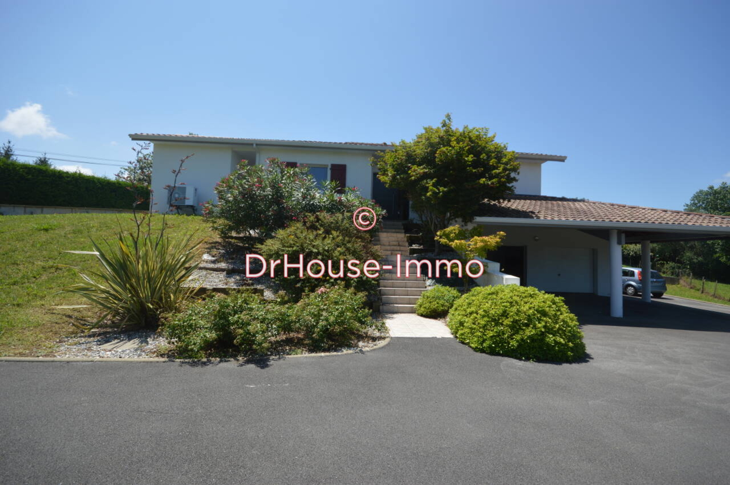 Maison 7 pièces de 169 m² - Bardos (64520)