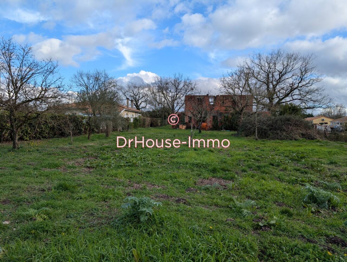 Terrain de 1 783 m² - Ambarès-et-Lagrave (33440)