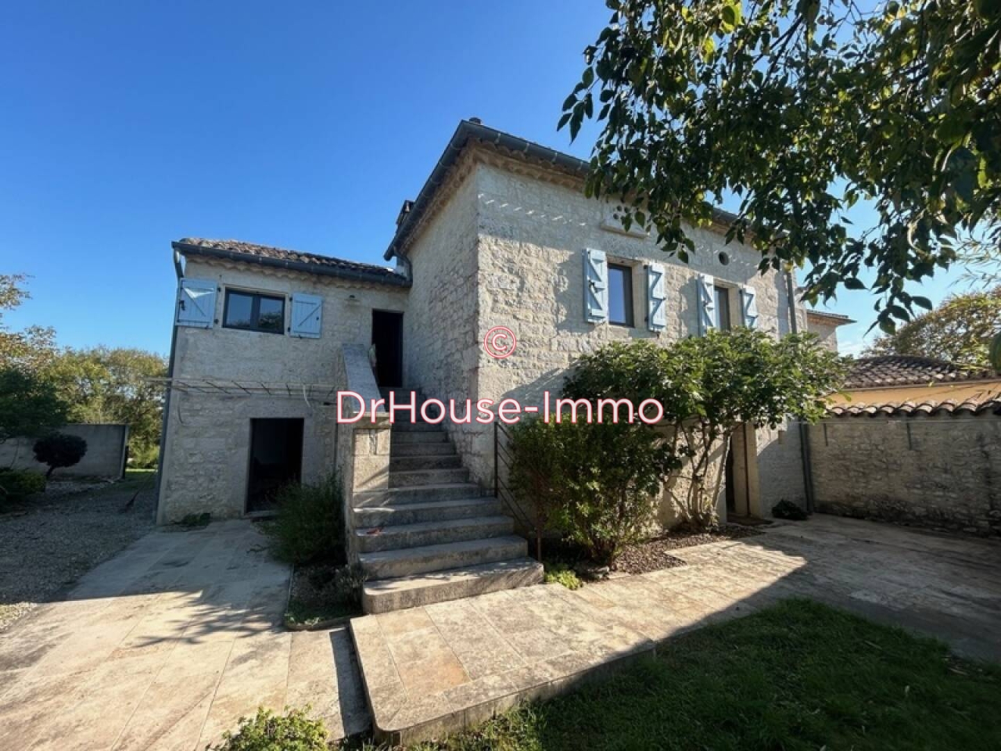 Maison 5 pièces de 208 m² - Castelnau-Montratier (46170)