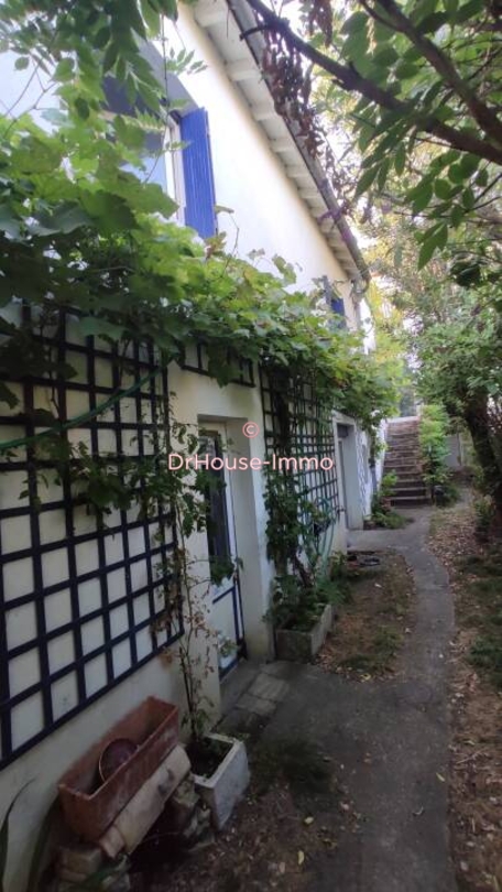 Maison 9 pièces de 181 m² - Castillon-la-Bataille (33350)