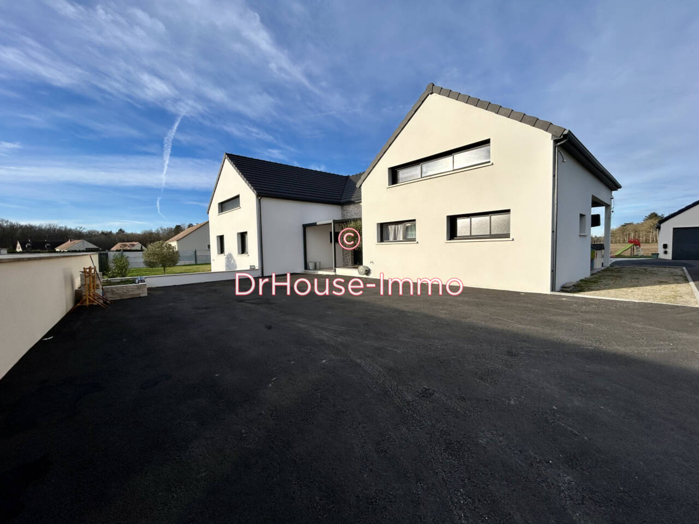 Maison 6 pièces de 227 m² - Chevillon-sur-Huillard (45700)