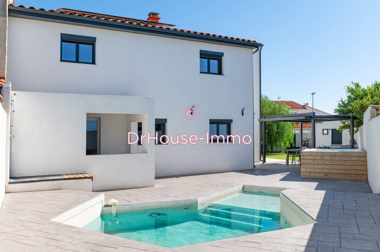 Maison 8 pièces de 174 m² - Saint-Laurent-de-la-Salanque (66250)