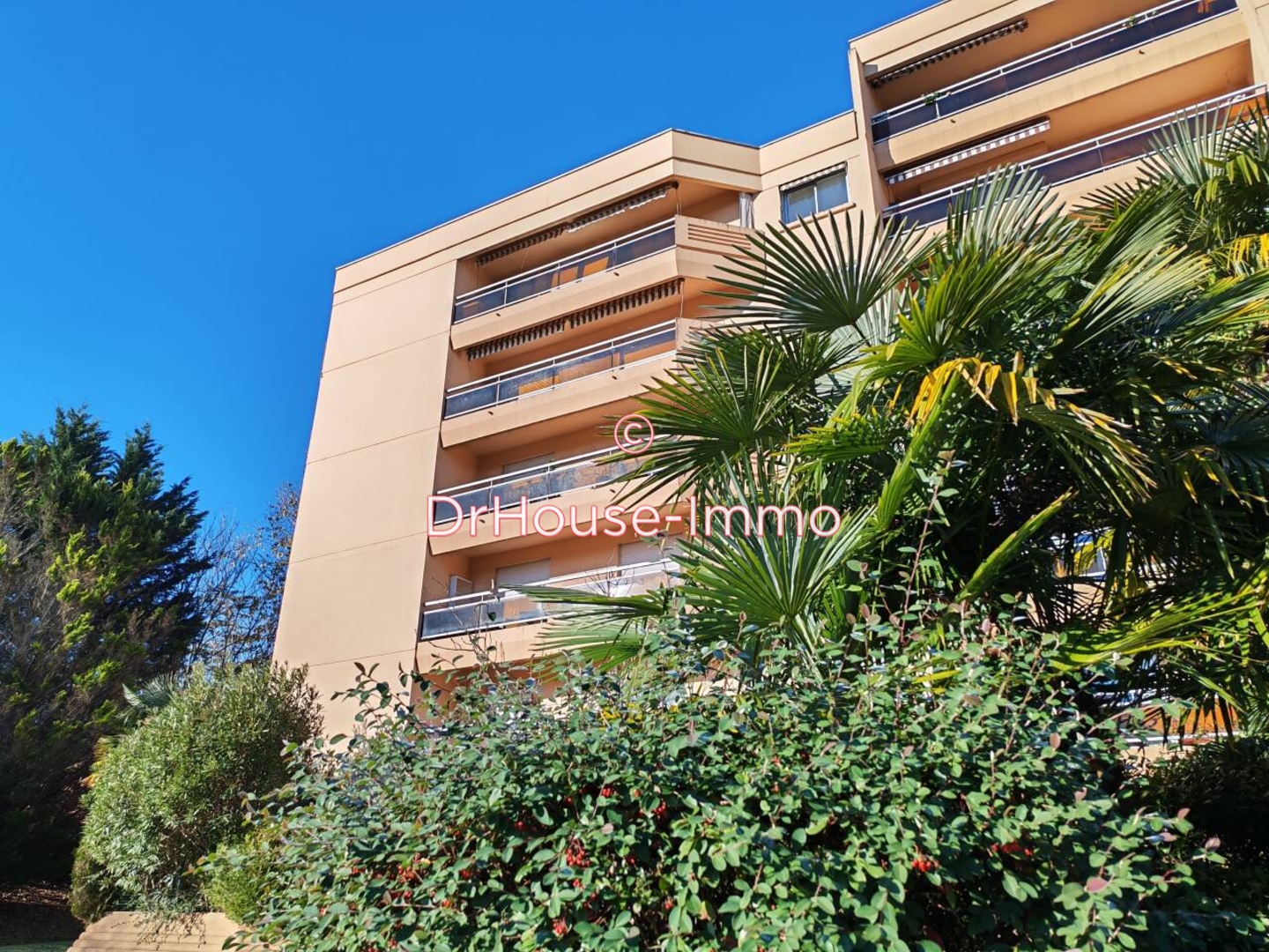 Appartement 4 pièces de 94 m² - Bayonne (64100)