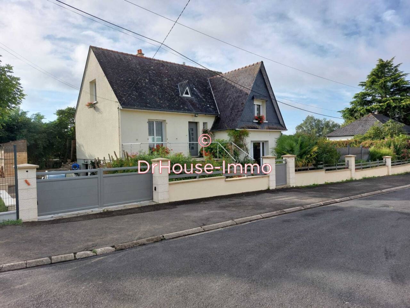 Maison 8 pièces de 135 m² - Saint-Gervais-en-Belin (72220)