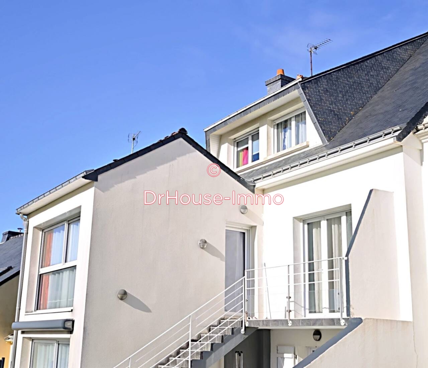 Maison 5 pièces de 185 m² - Ploemeur (56270)