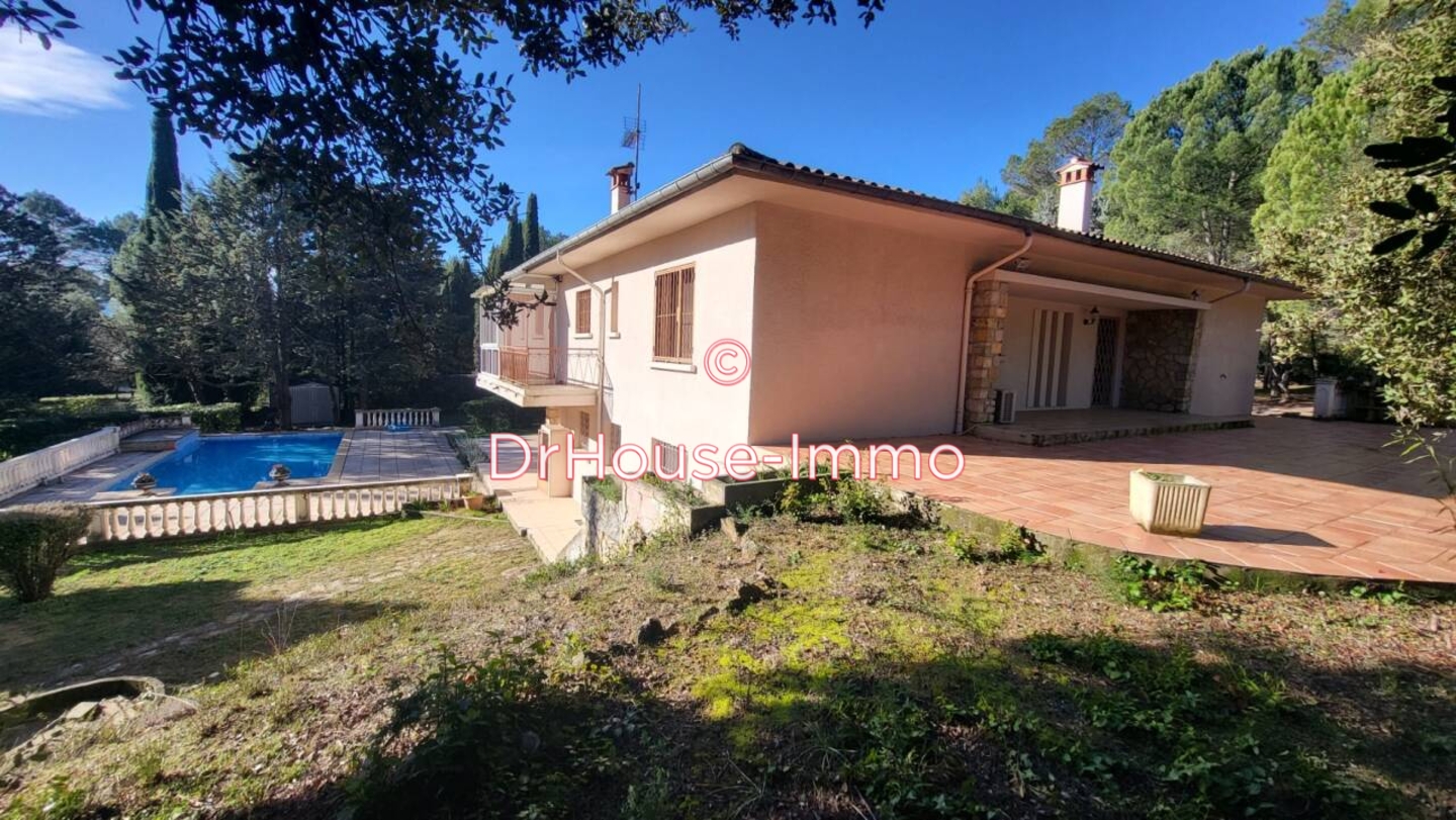 Maison 8 pièces de 204 m² - Brignoles (83170)