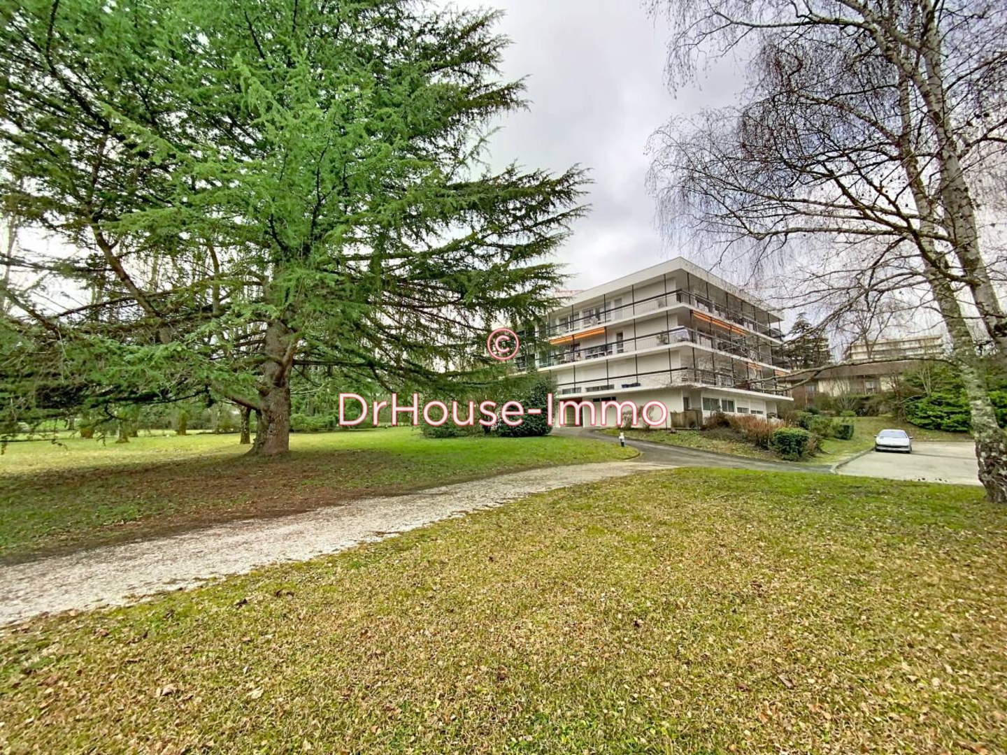 Appartement 2 pièces de 49 m² - Blanquefort (33290)