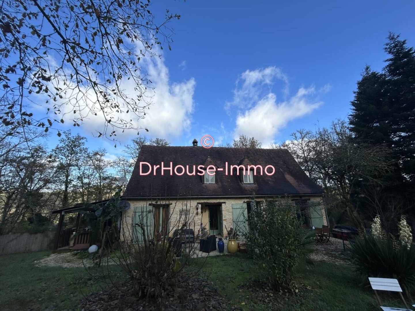 Maison 11 pièces de 245 m² - Prats-de-Carlux (24370)