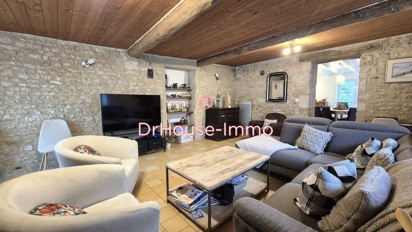 Maison 8 pièces de 130 m² - Mouzeuil-Saint-Martin (85370)