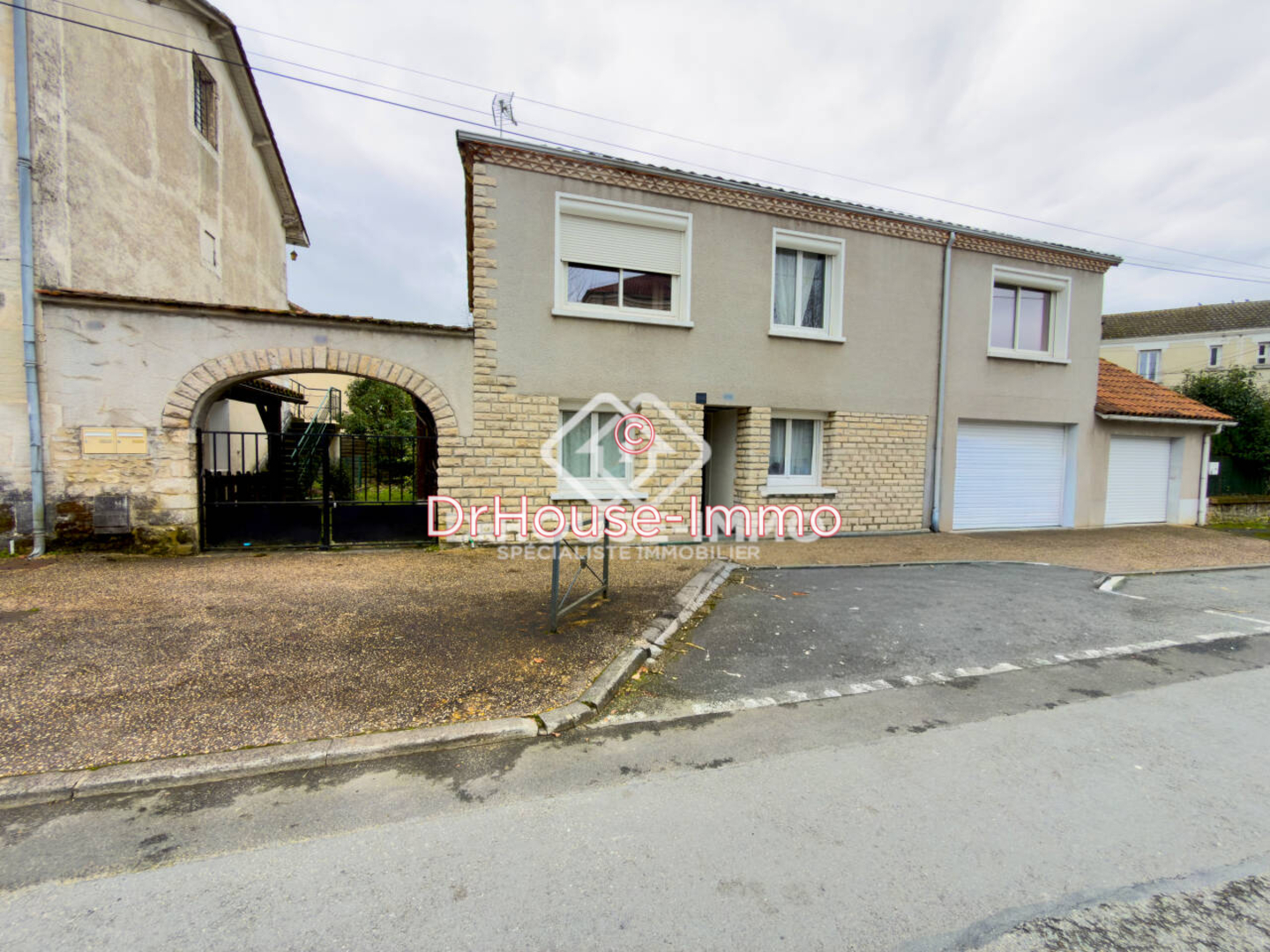 Maison 6 pièces de 144 m² - Périgueux (24000)