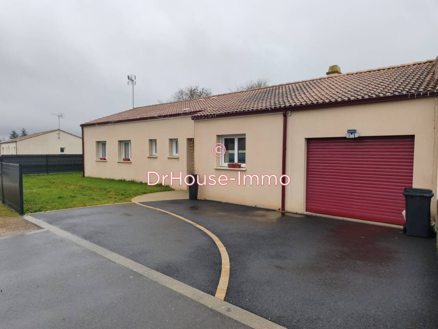 Maison 6 pièces de 104 m² - Saint-Martin-des-Noyers (85140)