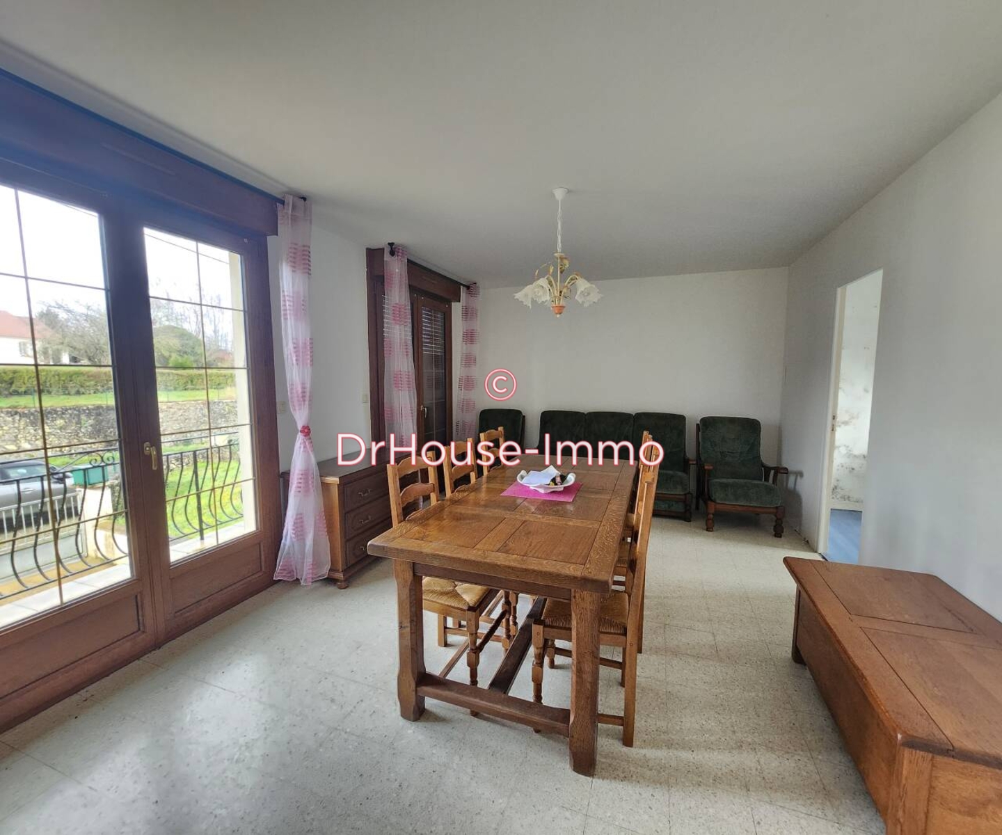 Maison 4 pièces de 73 m² - Saint-Aubin-de-Locquenay (72130)